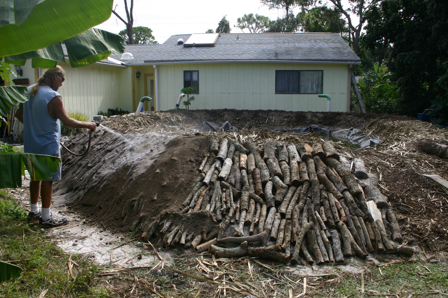 Hugelkulture raised bed pond berms (hugelkultur forum at permies)