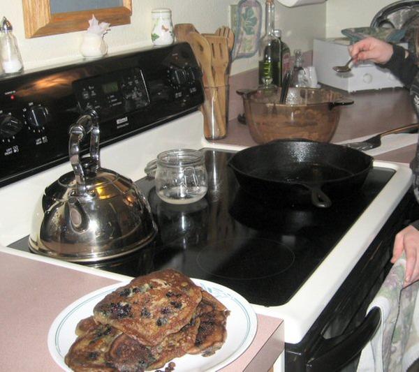[Thumbnail for CastIronPancakes.jpg]